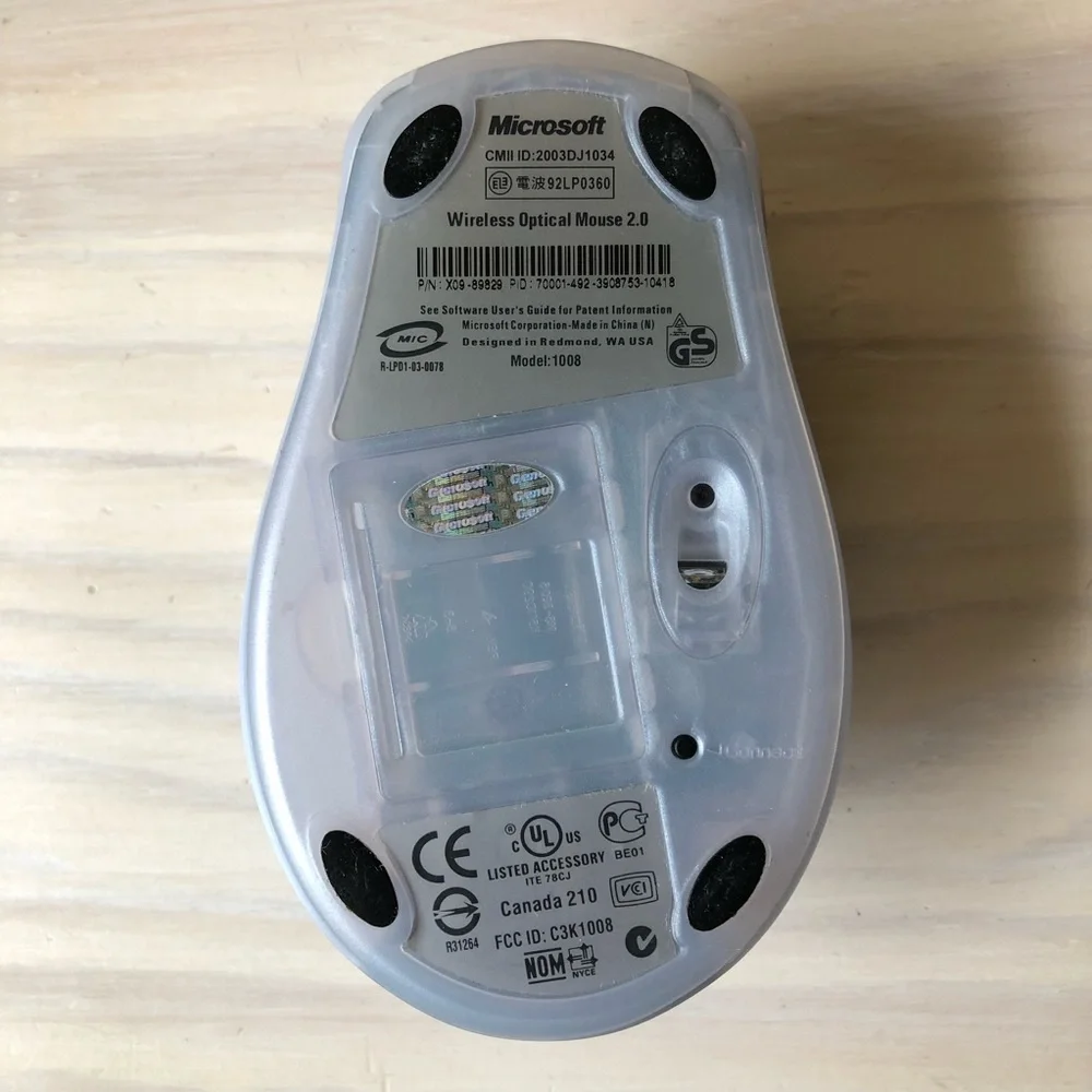 Microsoft Wireless Optical Mouse & USB 2.0 Receiver Cable